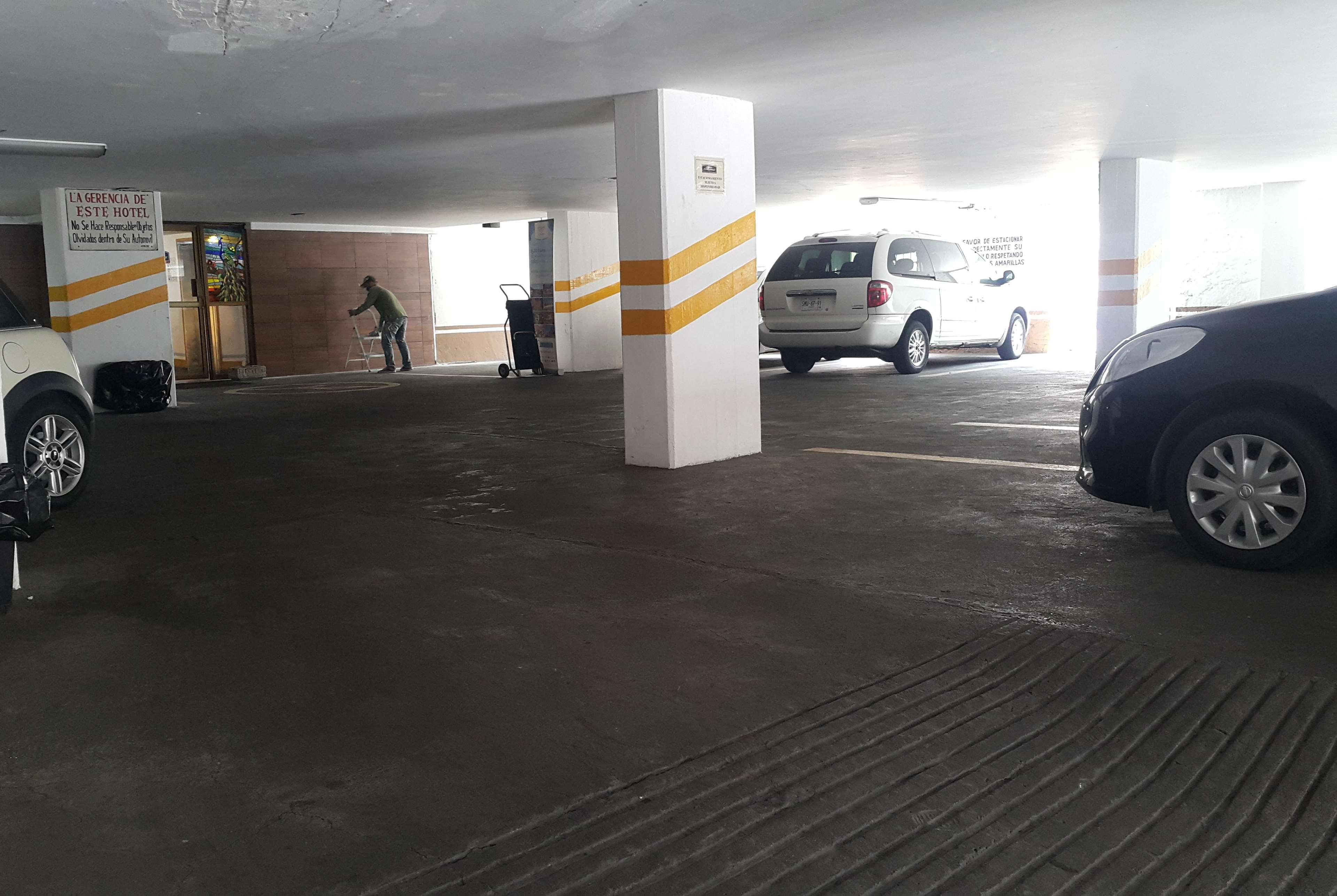 Howard Johnson By Wyndham Morelia Calle Real Bagian luar foto