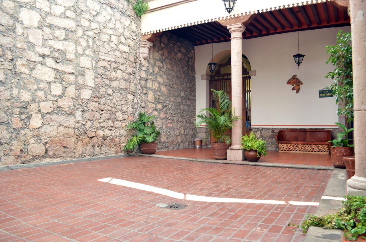 Howard Johnson By Wyndham Morelia Calle Real Bagian luar foto