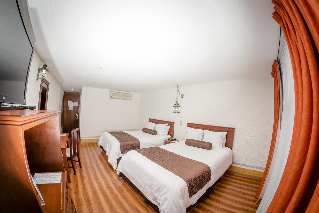 Howard Johnson By Wyndham Morelia Calle Real Bagian luar foto